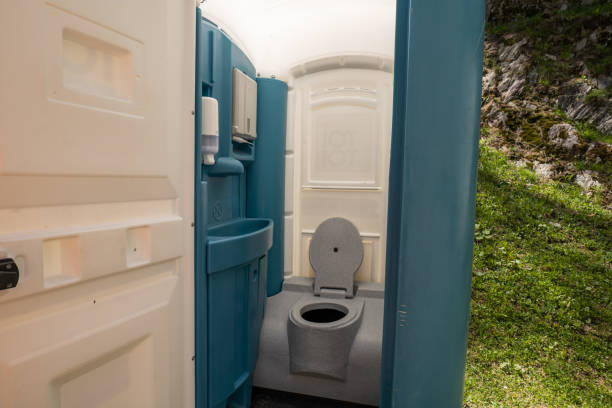 Best Portable restroom trailer rental  in Lake Of The Woods, VA